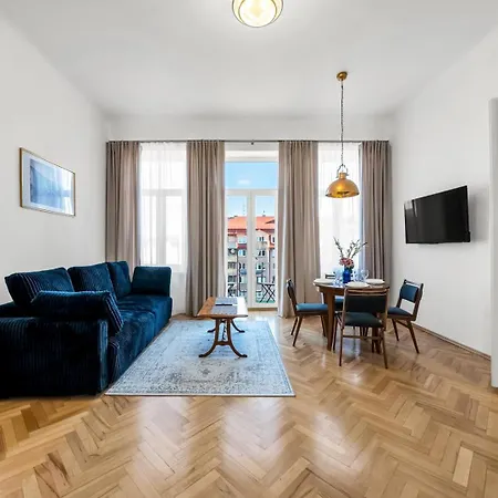 Stara Praga - Location, Balcony - By Rentujemy Διαμέρισμα *